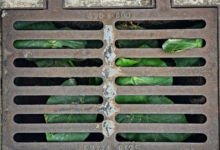 Photo of لماذا يجب استبدال أغطية الصرف القديمة بأغطية مركبة (Composite) من الزامل؟